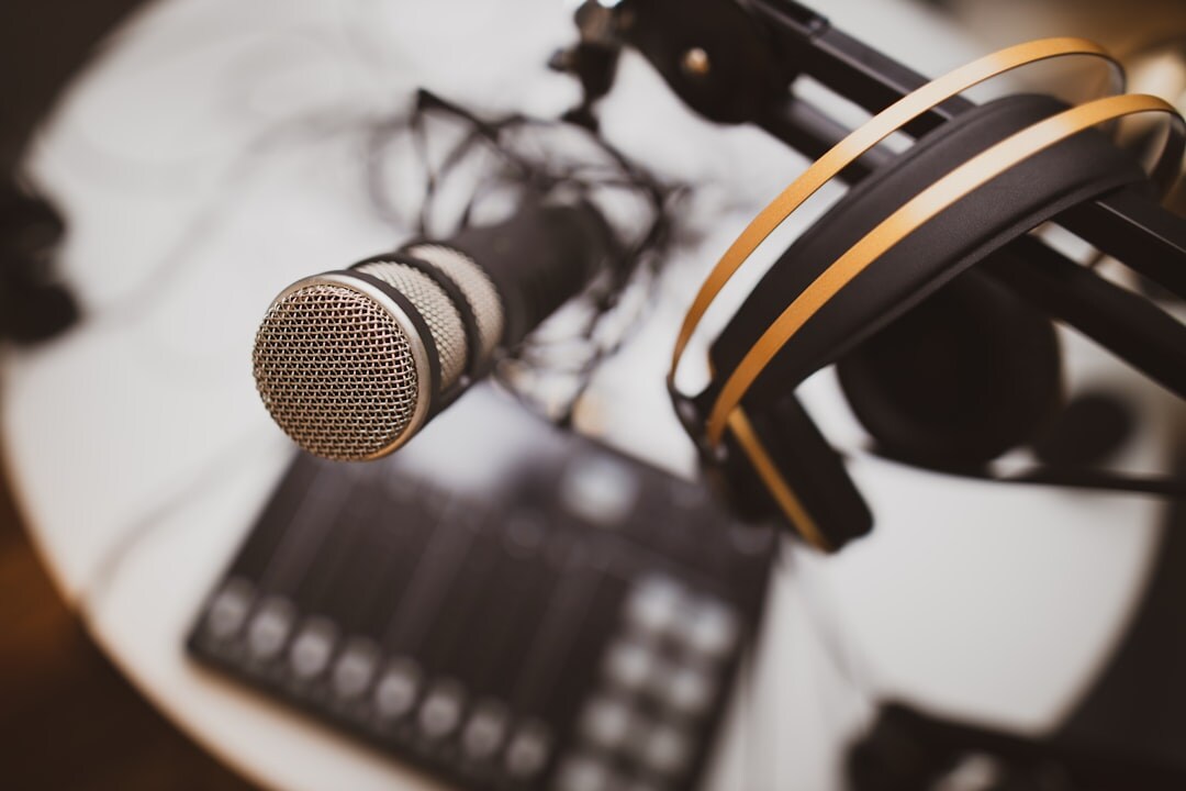 podcast headphones